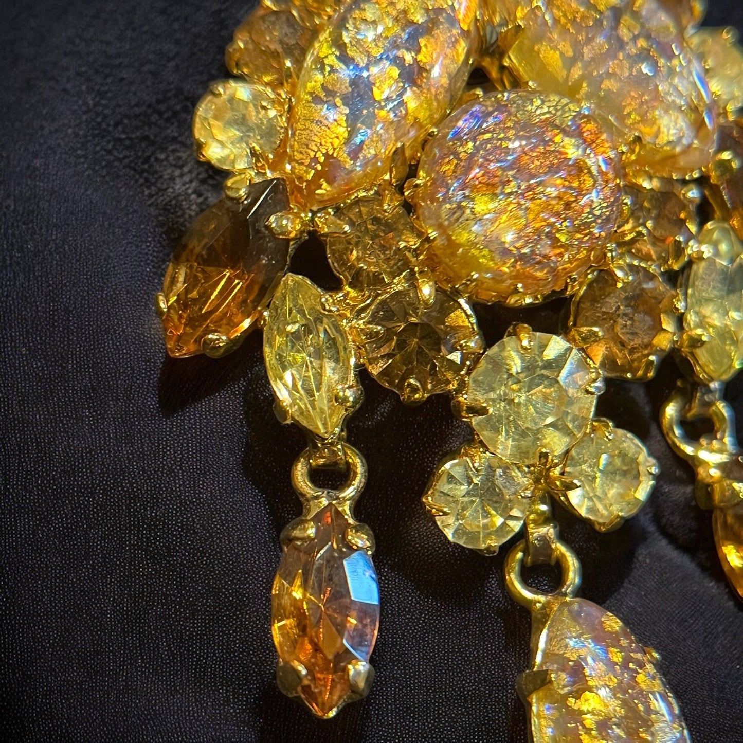 Broche vintage ambrée