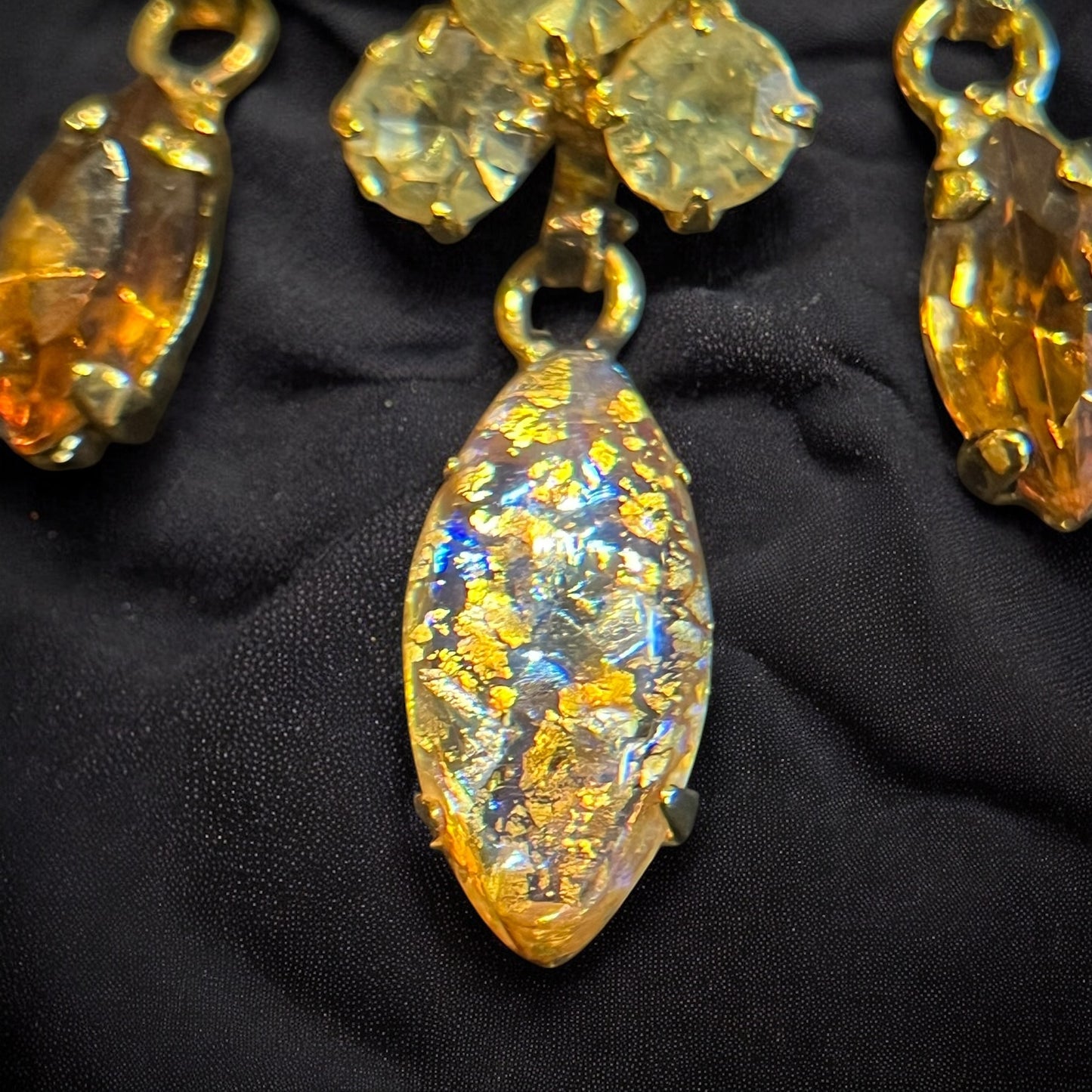 Broche vintage ambrée