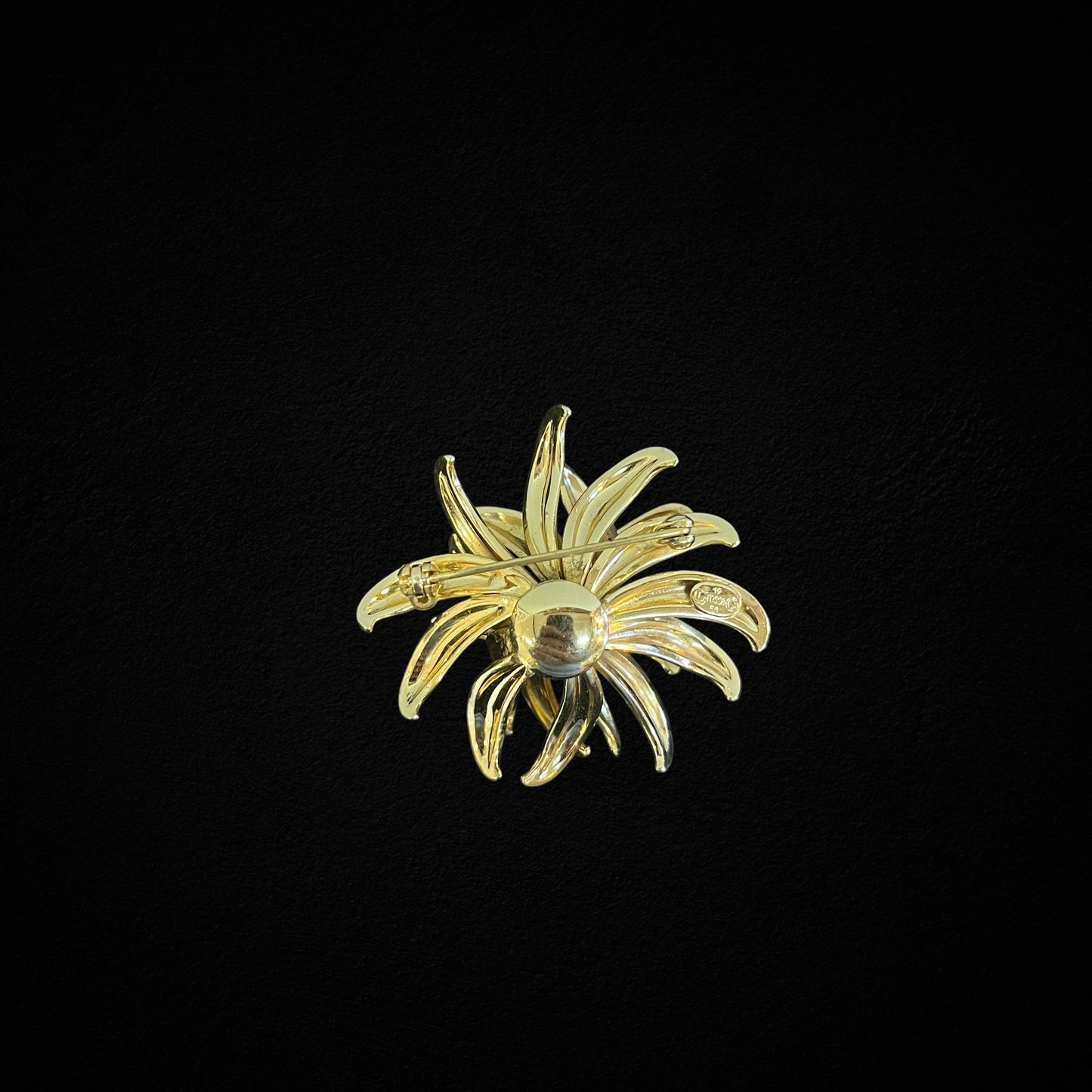 Broche signé Grosse