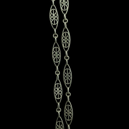 Collier vintage en argent – Mailles anciennes et pendentif floral