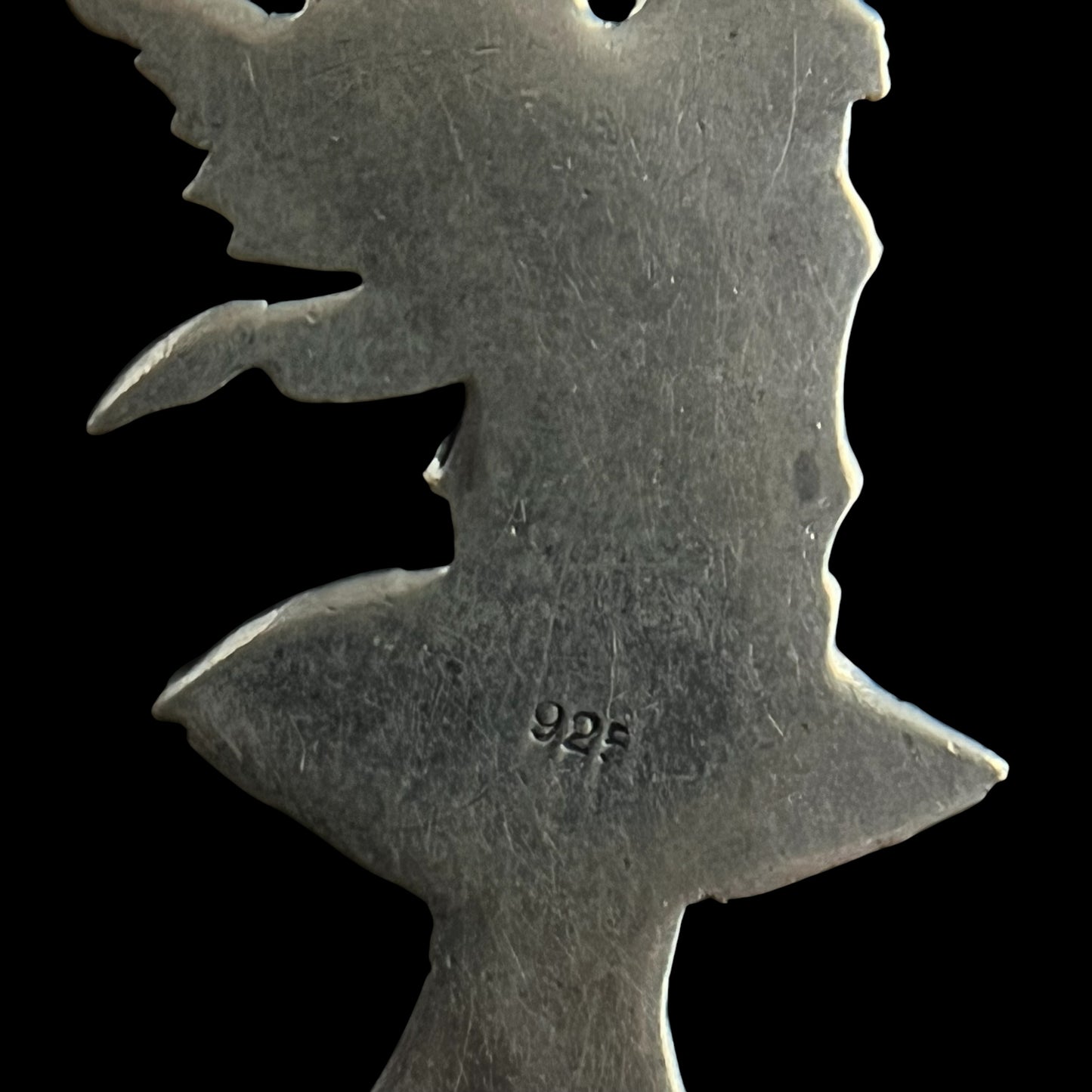 Pendentif en argent fée assise sur champignon