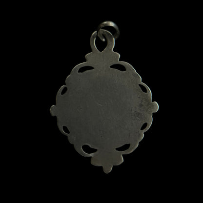 Médaillon ancien en argent – Représentation rayonnante de la Vierge Marie