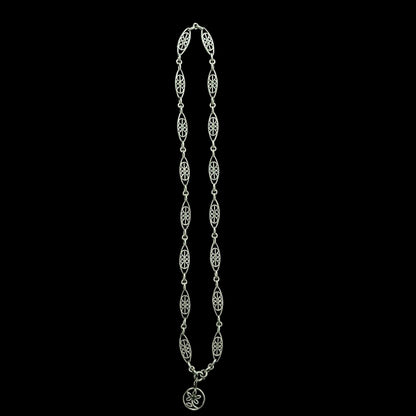 Collier vintage en argent – Mailles anciennes et pendentif floral
